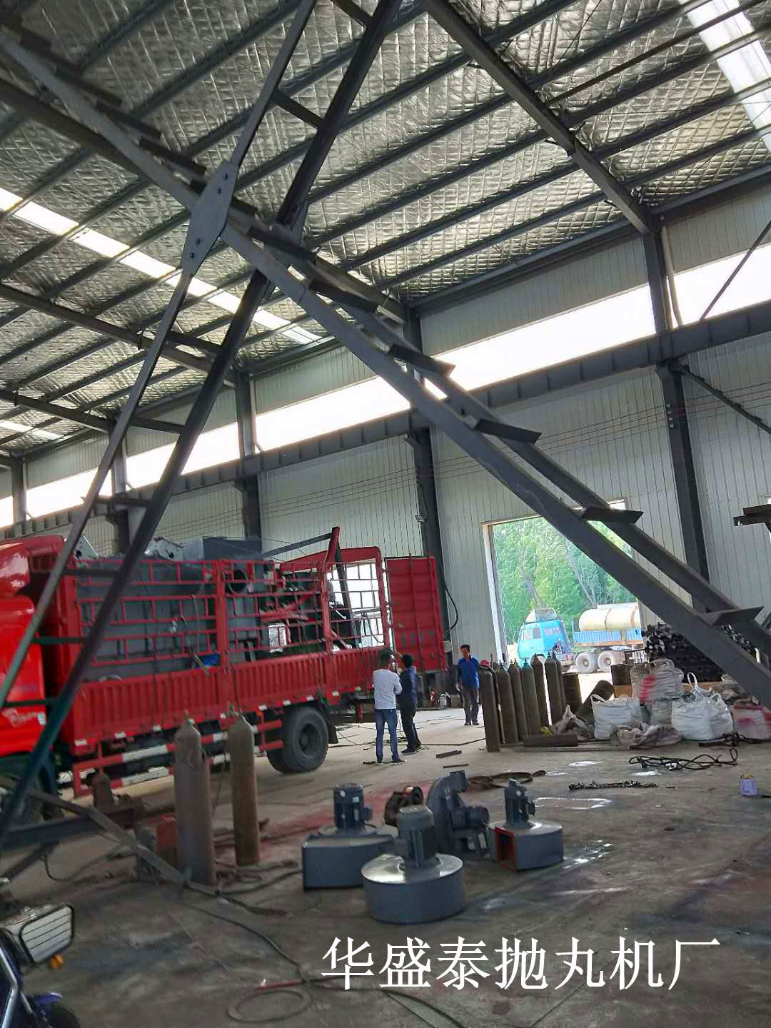 發(fā)往煙臺(tái)3720拋丸機(jī)發(fā)貨現(xiàn)場