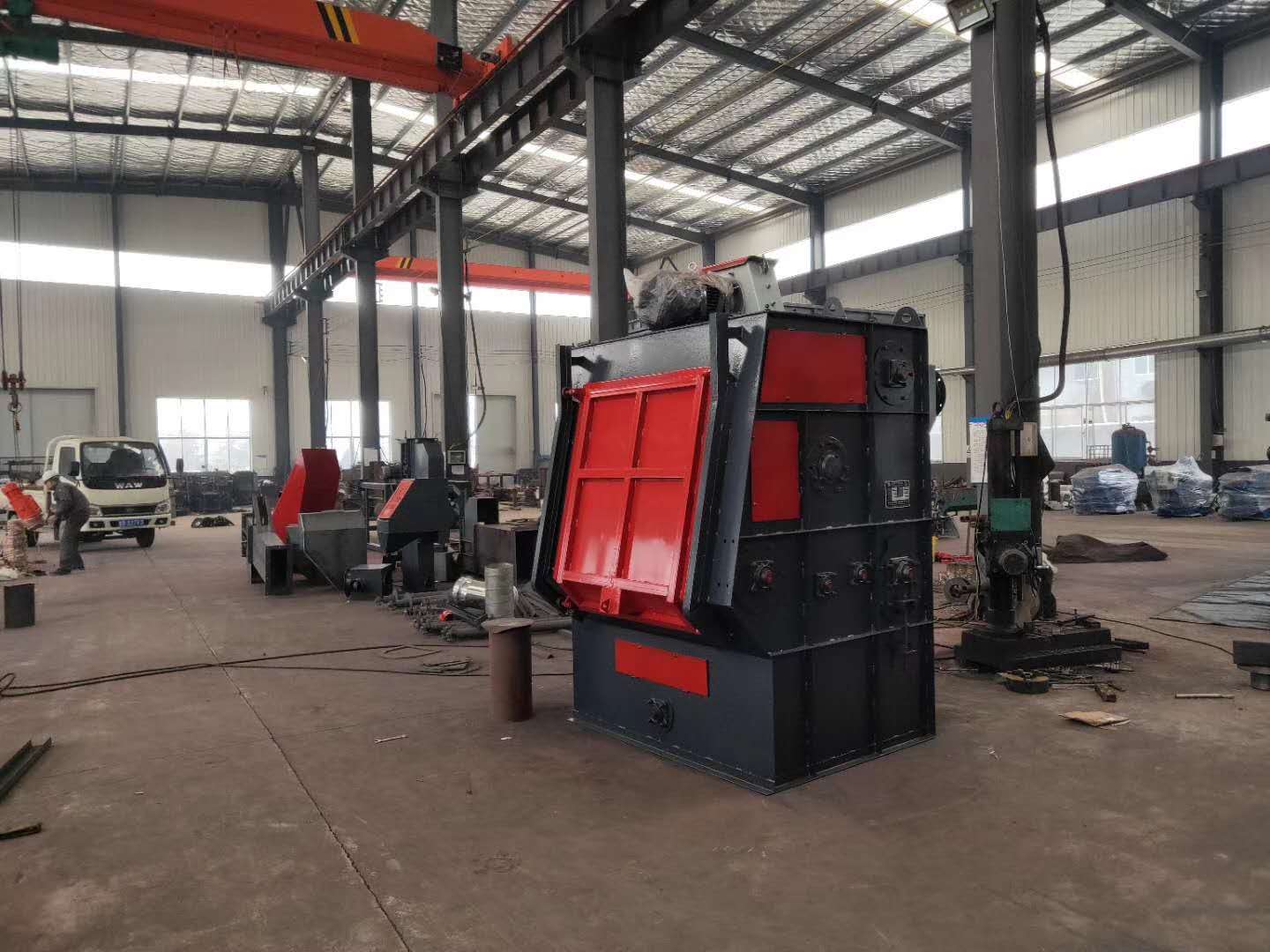 全自動履帶式拋丸機發(fā)往臨清 全自動履帶式拋丸機發(fā)往臨清